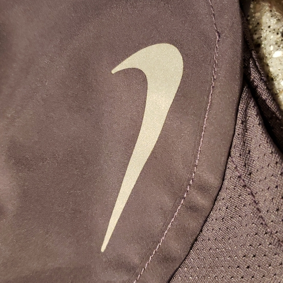 Nike running shorts DRI-FIT size Medium - Picture 3 of 3